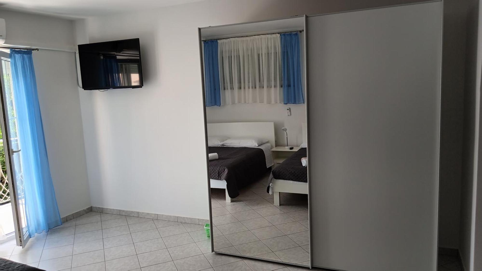 Artneo Apartmani Novalja Buitenkant foto