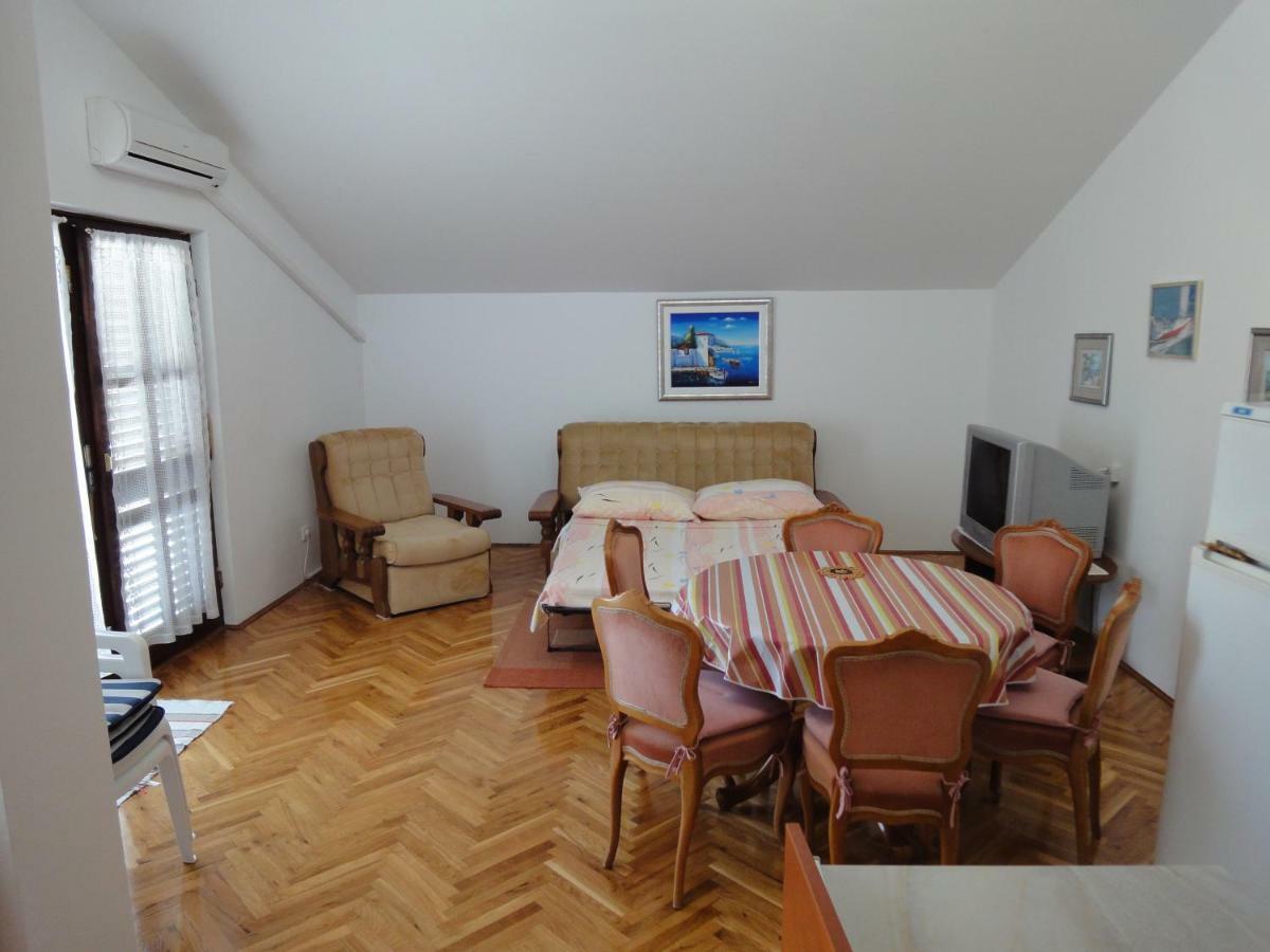 Artneo Apartmani Novalja Buitenkant foto