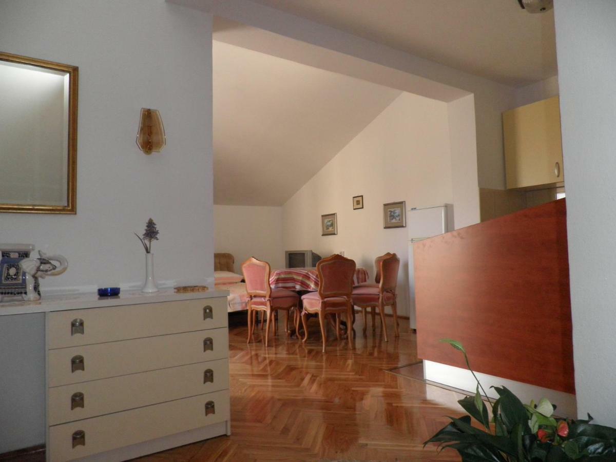 Artneo Apartmani Novalja Buitenkant foto